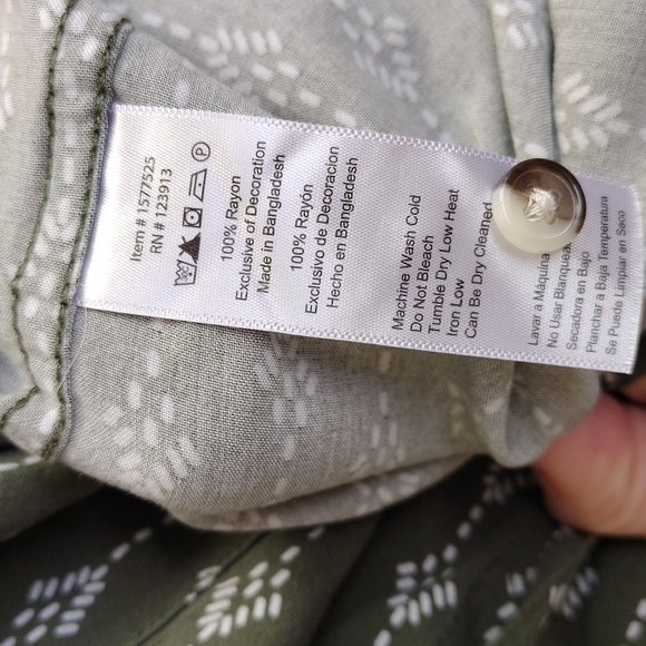 Jachs Girlfriend Olive And White Button Down Cap Sleeve Shirt - Picture 6 of 8